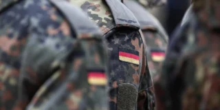 Plecarea bărbaților din țară acordul armatei