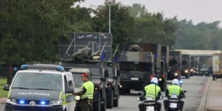 Convoaie militare pe drumurile germane