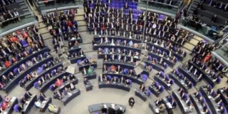 Sfârșitul monedei euro și închiderea granițelor în Germania. Imagine ilustrativă cu Parlamentul german