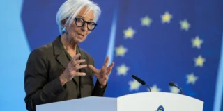 bancnotele euro se schimbă