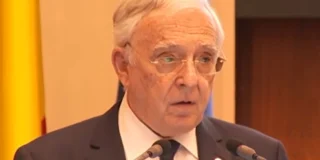Isărescu a făcut anunțul: „Suntem gata să tipărim bancnotele euro”. În imagine, Mugur Isărescu, guvernatorul BNR