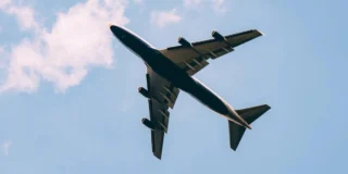 Co-pilotul a încercat să deturneze avionul